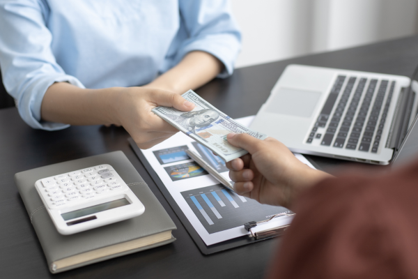 Dịch vụ chi lương hộ Dịch vụ chi lương hộ